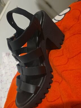 Women's Black Strappy Platform Sandals with Chunky Lug Heel